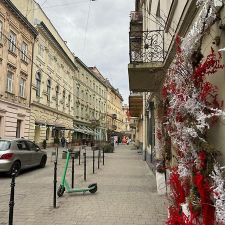 Art Studio Near Opera Theatre Lwów Zewnętrze zdjęcie